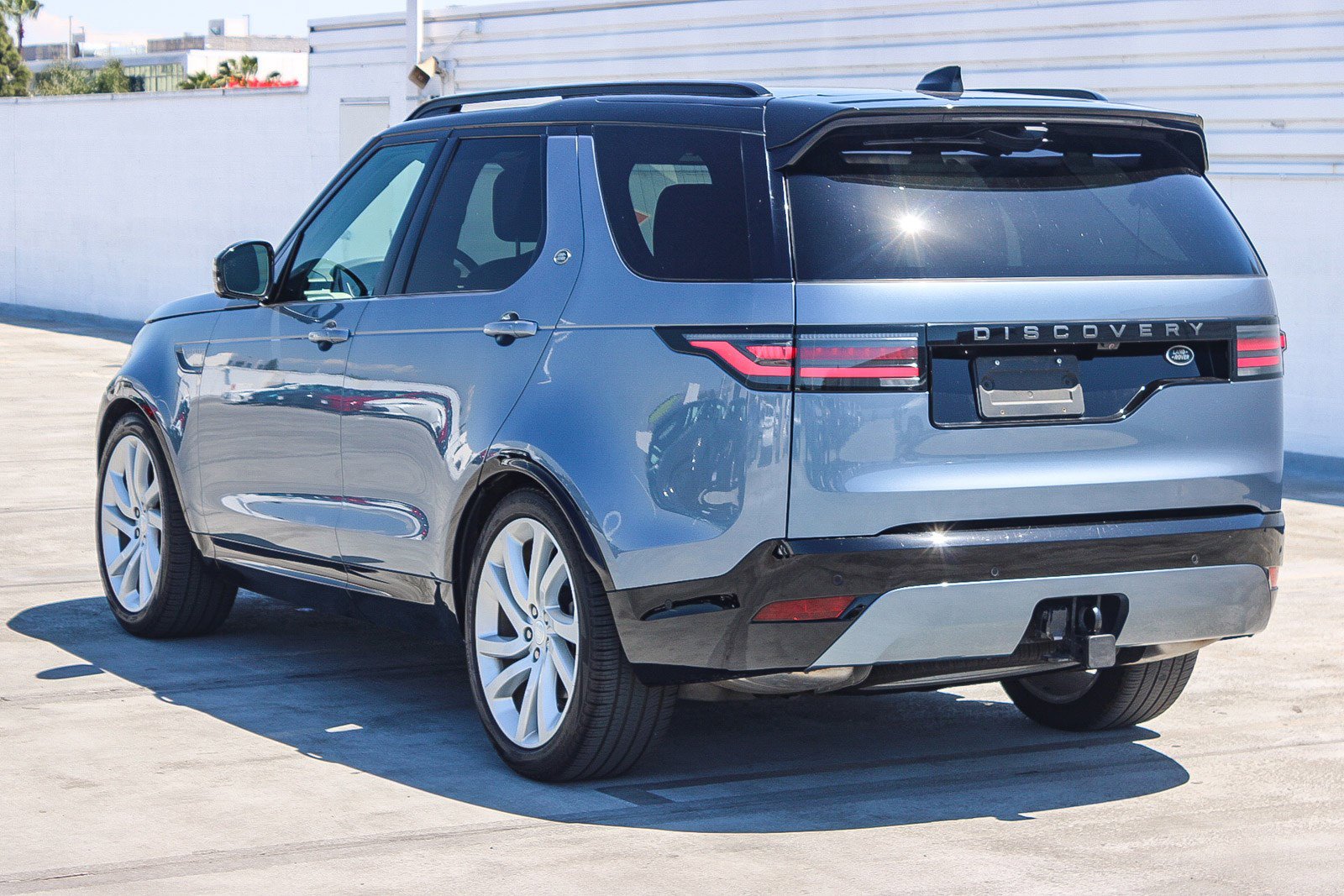 Used 2023 Land Rover Discovery S R-Dynamic image 12