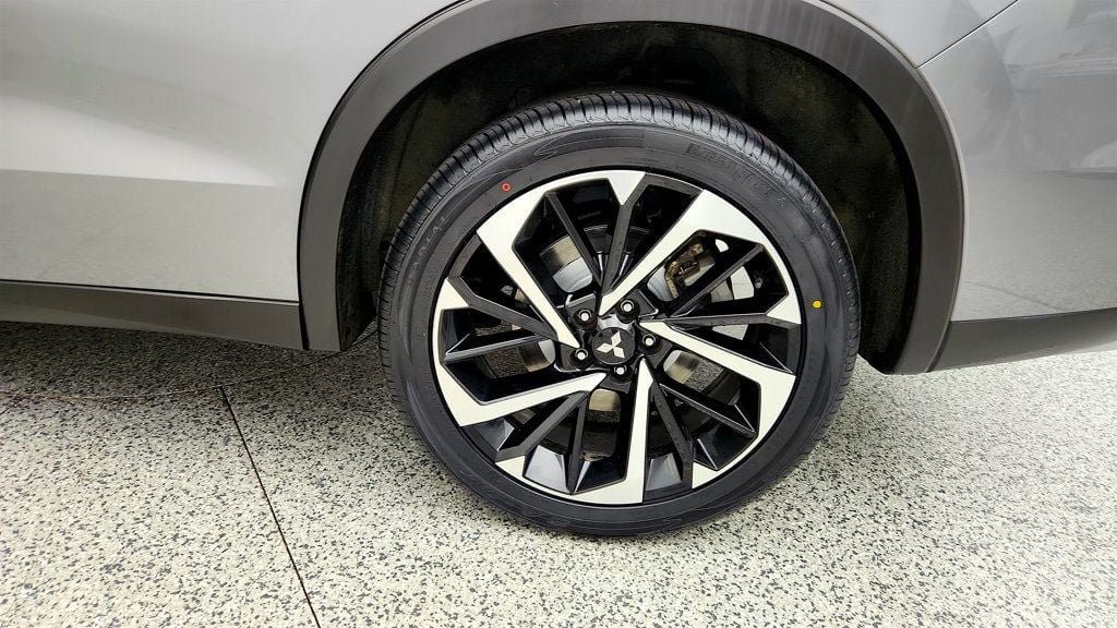 Used 2022 Mitsubishi Outlander SE AWD/4WD image 9