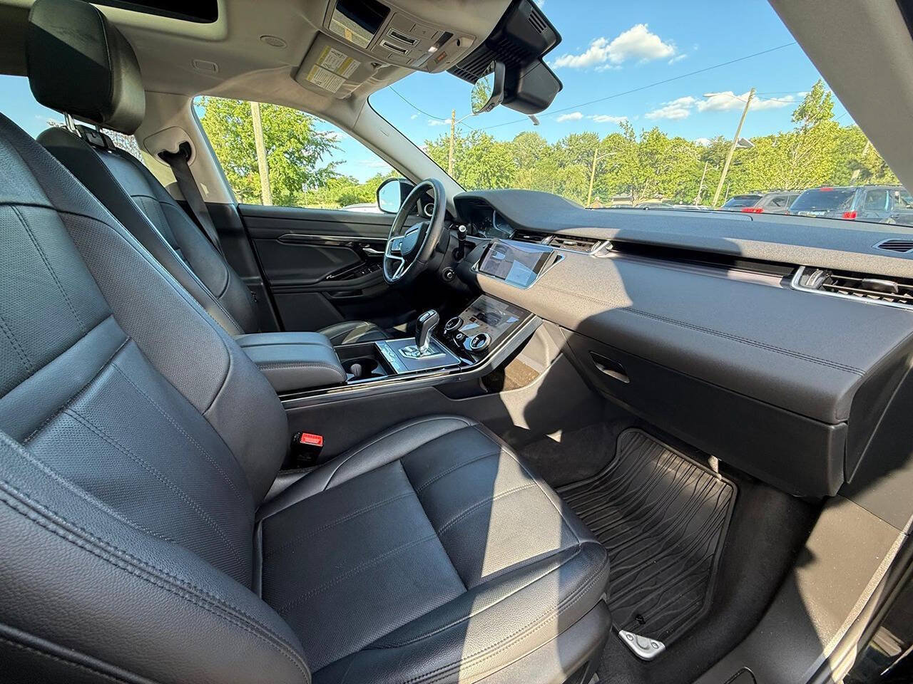 Used 2023 Land Rover Range Rover Evoque SE AWD/4WD image 13
