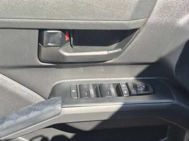 Used 2024 Toyota Tacoma SR5 AWD/4WD image 8
