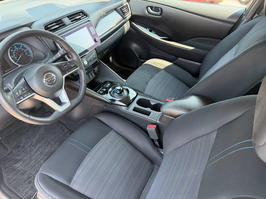 Used 2022 Nissan Leaf SV FWD image 25
