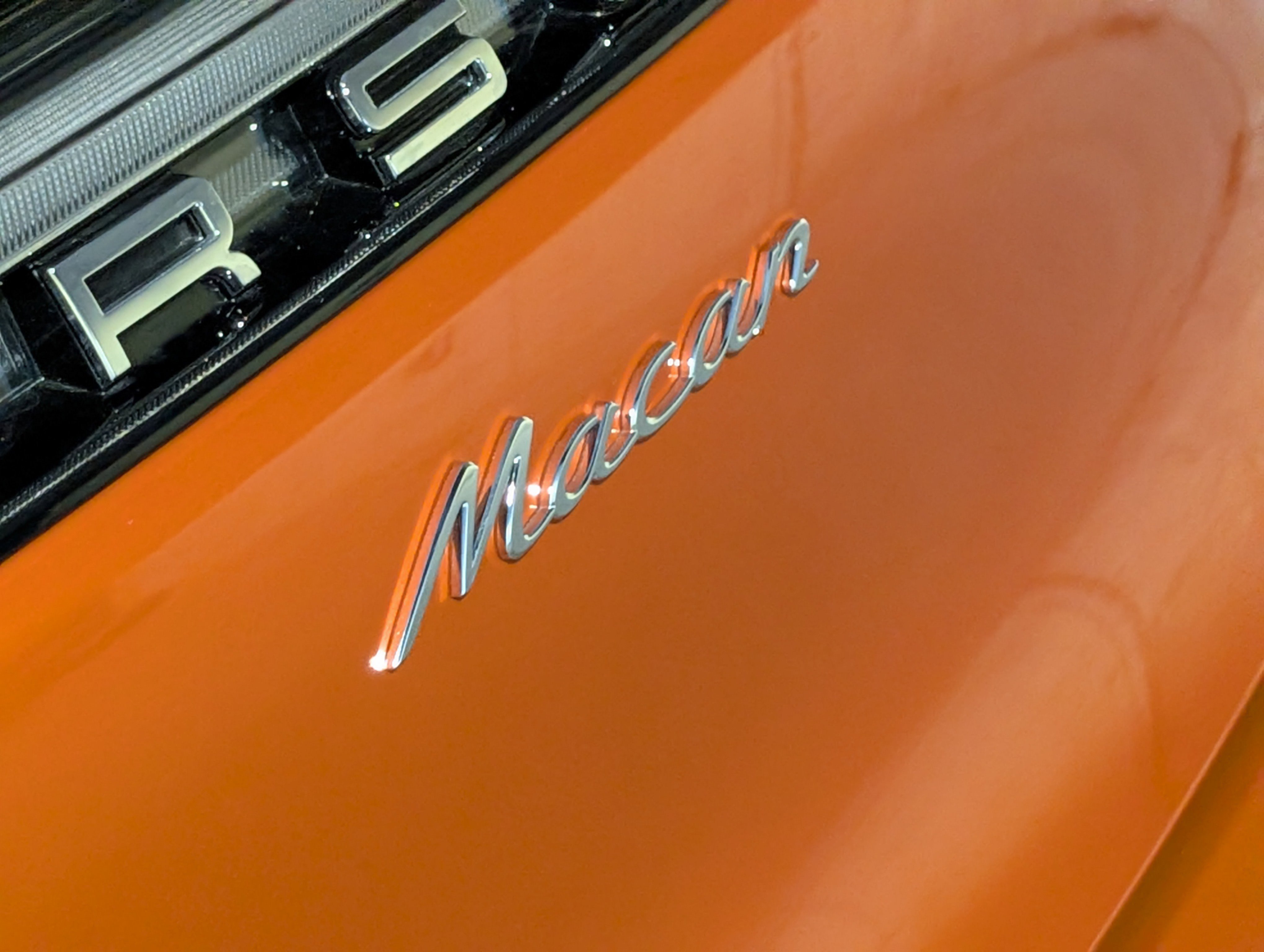 Certified 2025 Porsche Macan image 15