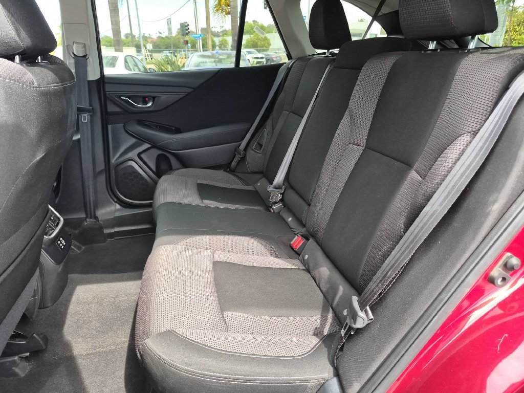 Used 2025 Subaru Outback Premium AWD/4WD image 28