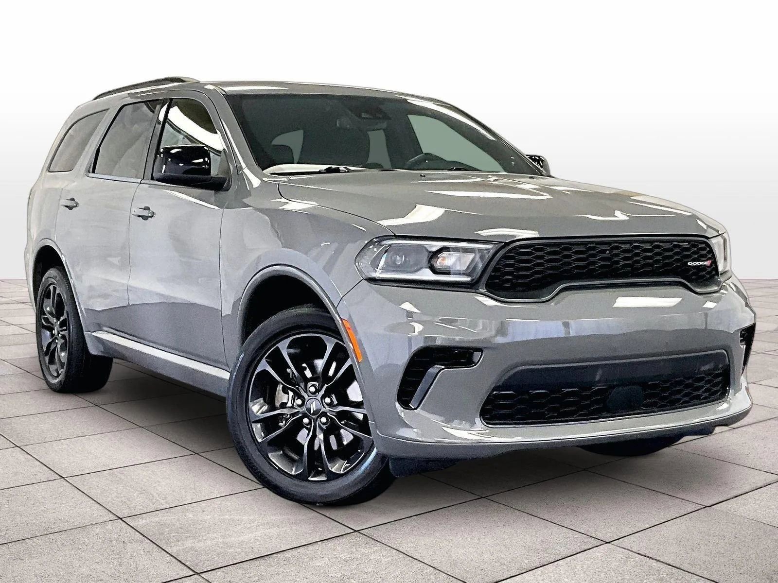 Used 2023 Dodge Durango GT image 2