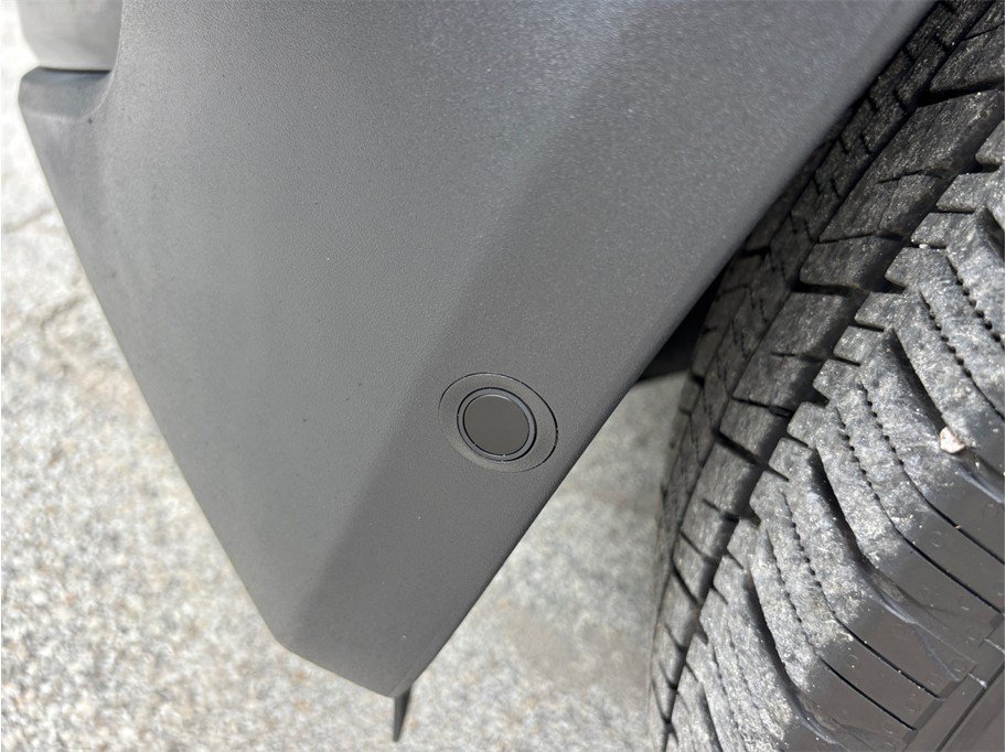 Used 2022 Rivian R1T Adventure AWD/4WD image 11