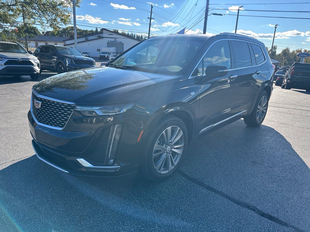 Used 2024 Cadillac XT6 Premium Luxury AWD/4WD image 4