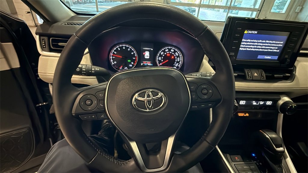 Used 2019 Toyota RAV4 XLE Premium image 30