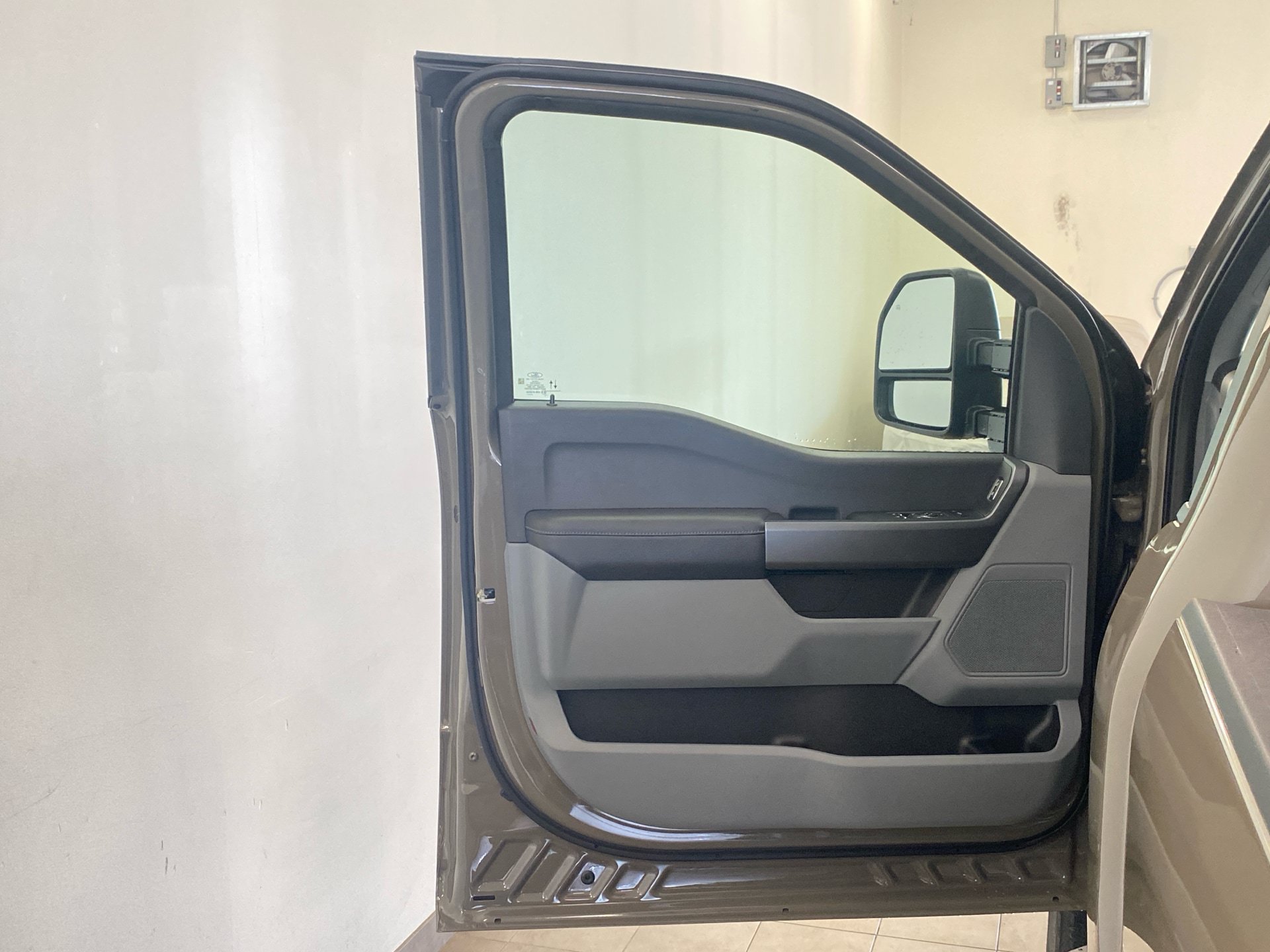New 2026 Ford F250 XLT w/ FX4 Off-Road Package AWD/4WD image 9