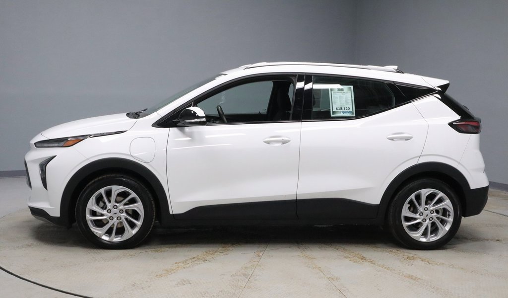 Used 2022 Chevrolet Bolt EUV LT w/ Driver Confidence Package image 7