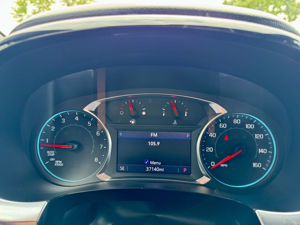 Used 2023 Chevrolet Traverse RS image 30