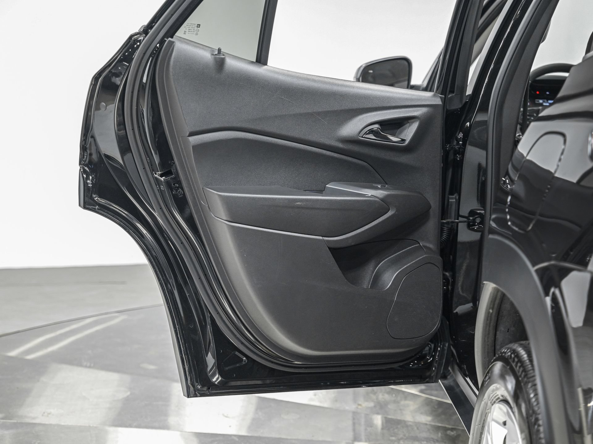 Used 2025 Chevrolet Trax LS FWD image 26