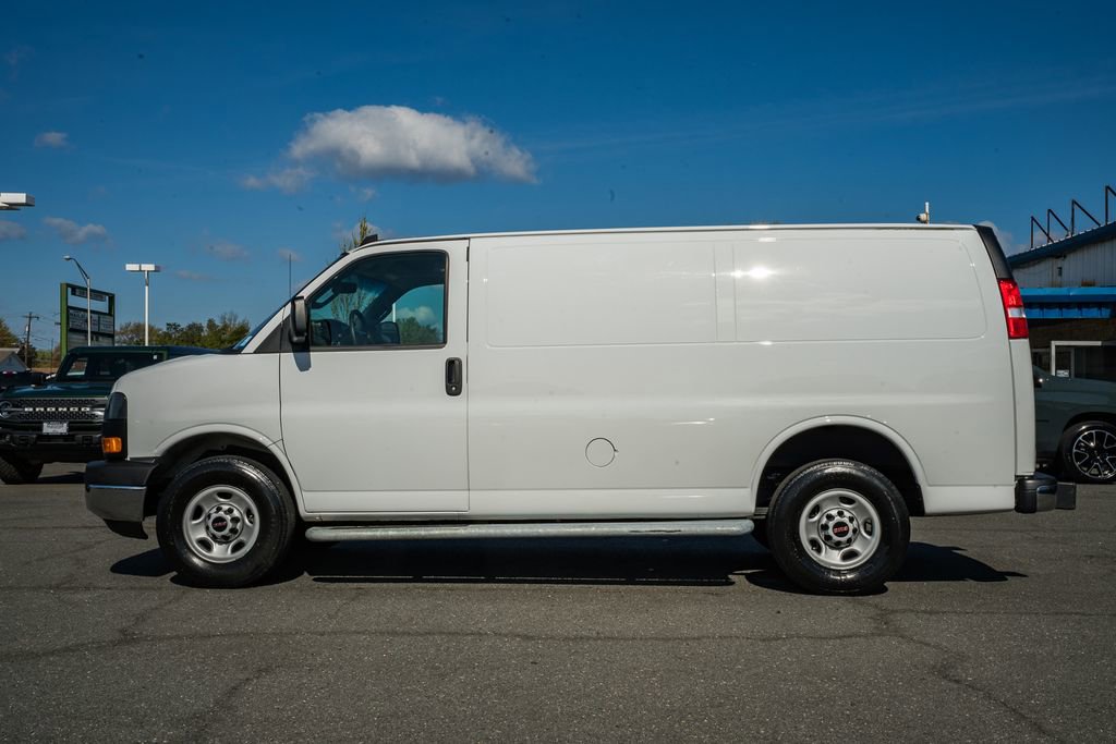 Used 2024 GMC Savana 2500 w/ Driver Convenience Package RWD image 5