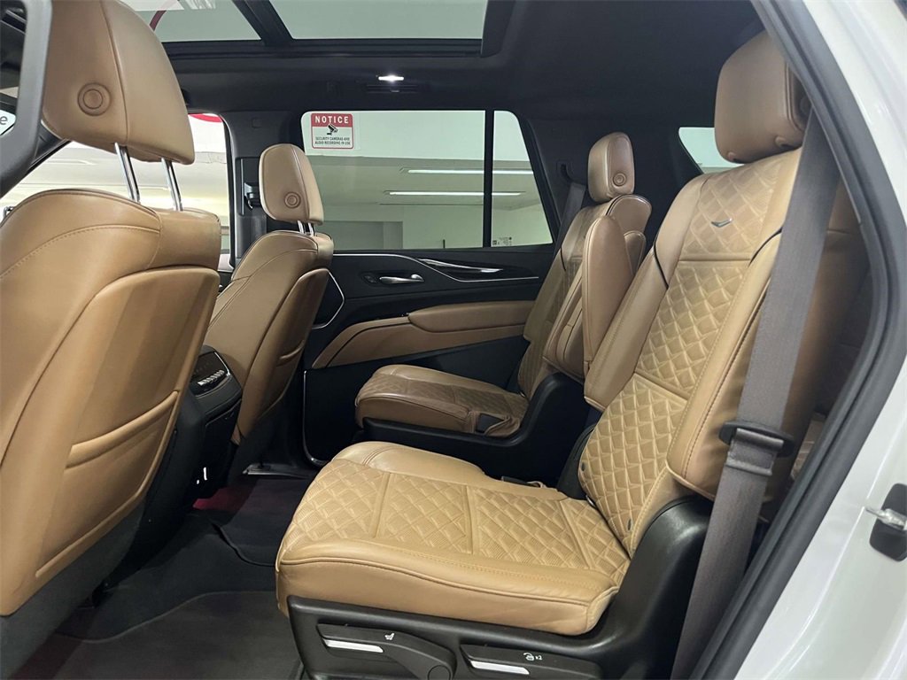 Used 2022 Cadillac Escalade Premium Luxury image 14