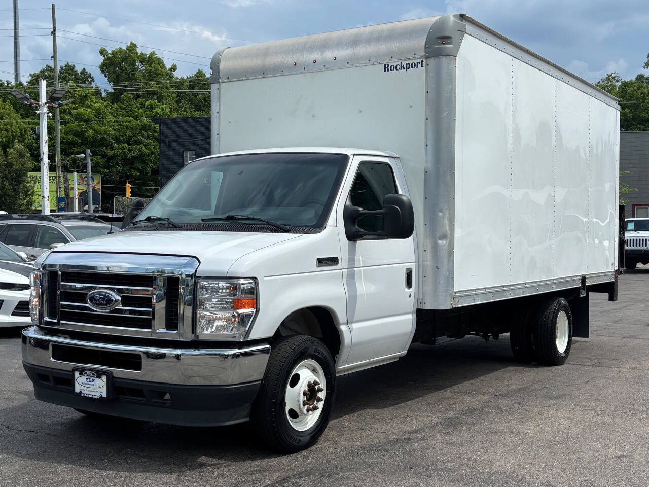 Used 2021 Ford E-350 and Econoline 350 Super Duty RWD image 4