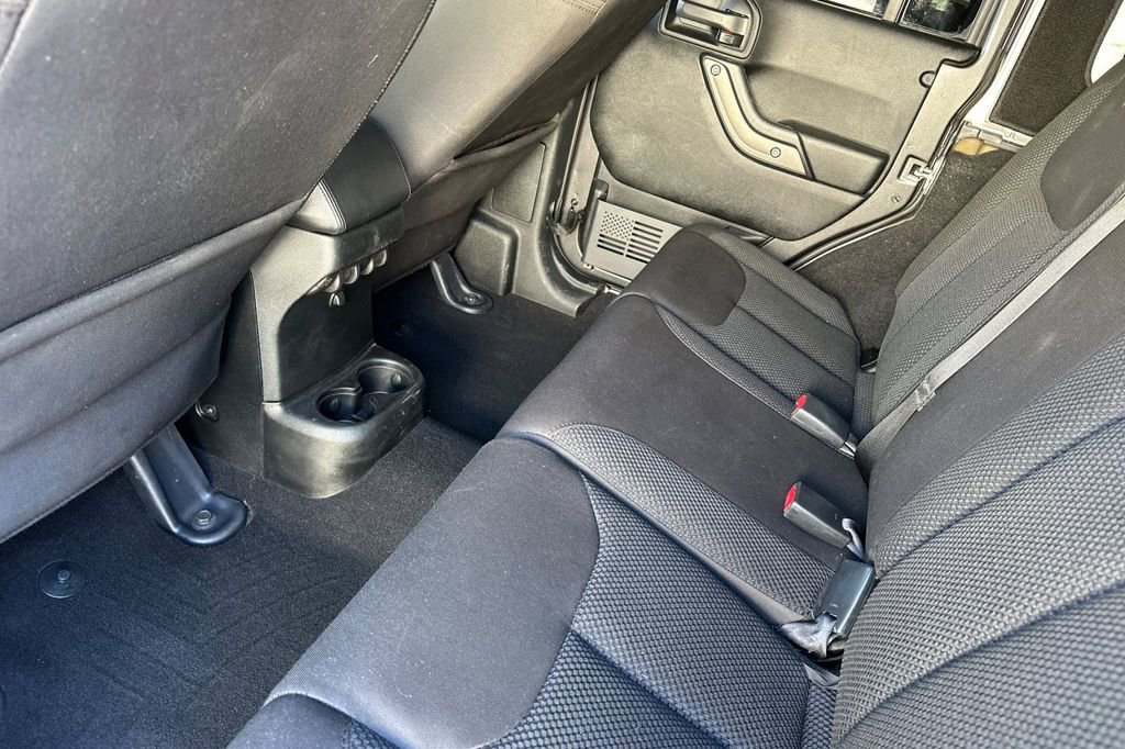 Used 2017 Jeep Wrangler Unlimited Sport AWD/4WD image 12