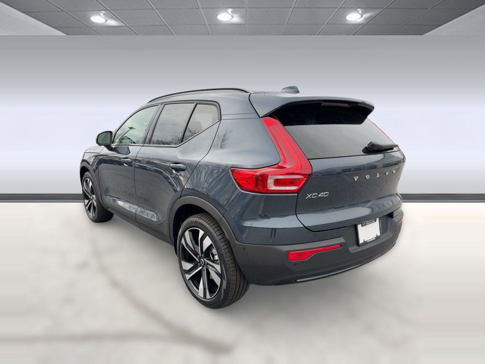 New 2026 Volvo XC40 B5 Ultra w/ Protection Package image 3