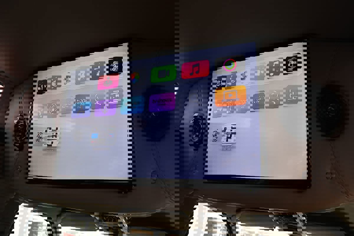 Used 2020 GMC Savana 2500 Extended w/ Enhanced Convenience Package image 36