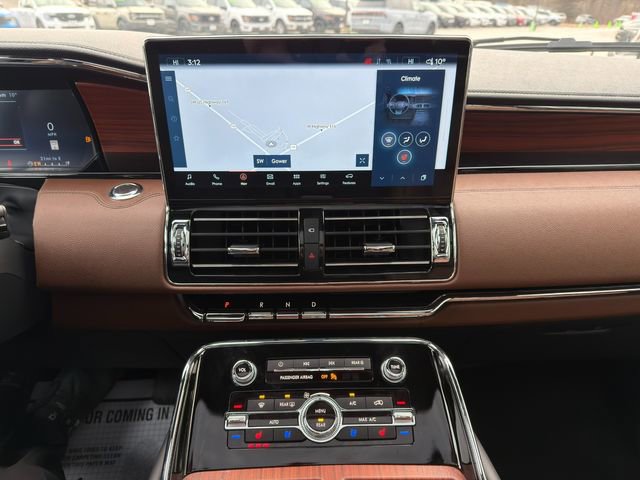 Used 2024 Lincoln Navigator Reserve w/ Monochromatic Package AWD/4WD image 26