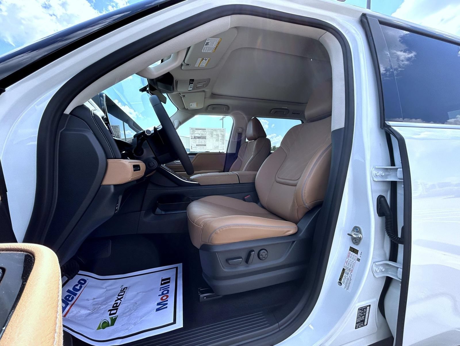 New 2027 INFINITI QX80 Luxe w/ Cargo Package AWD/4WD image 10