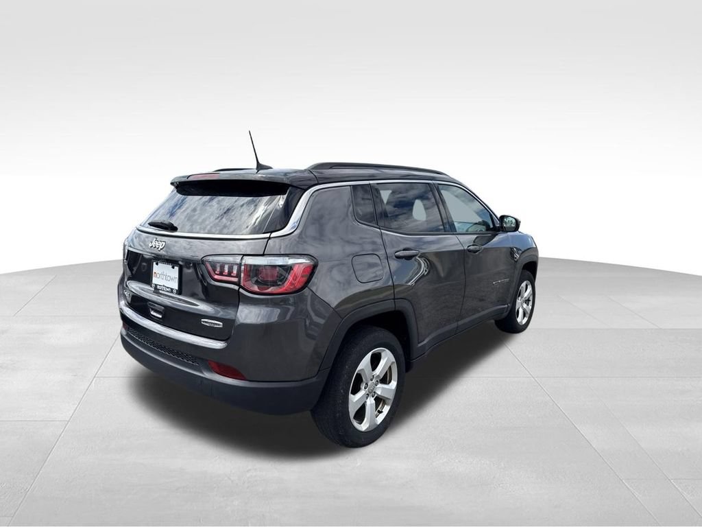 Used 2018 Jeep Compass Latitude w/ Popular Equipment Group AWD/4WD image 6