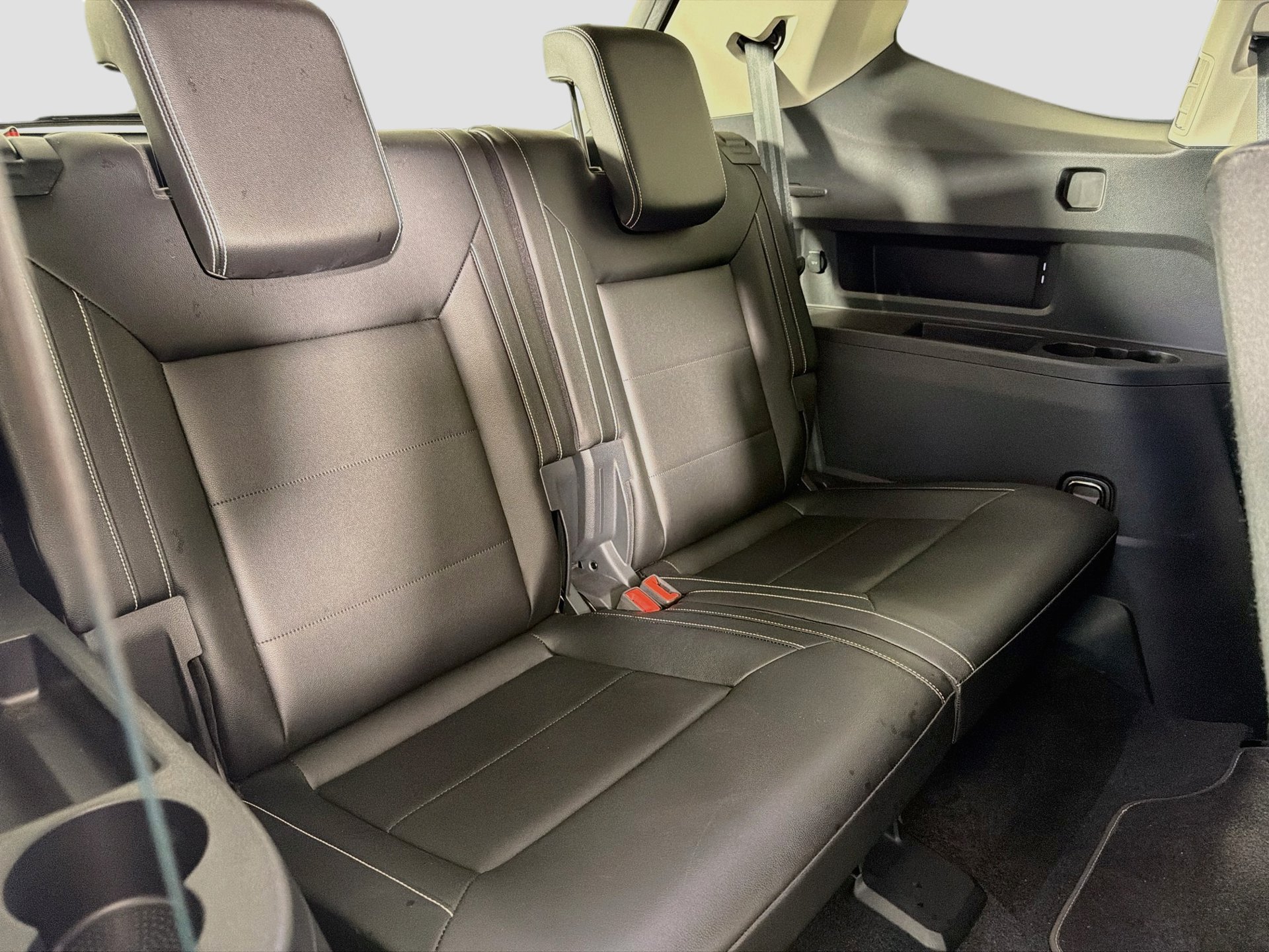 Certified 2023 Volkswagen Atlas SE w/ Black Wheel Package FWD image 26