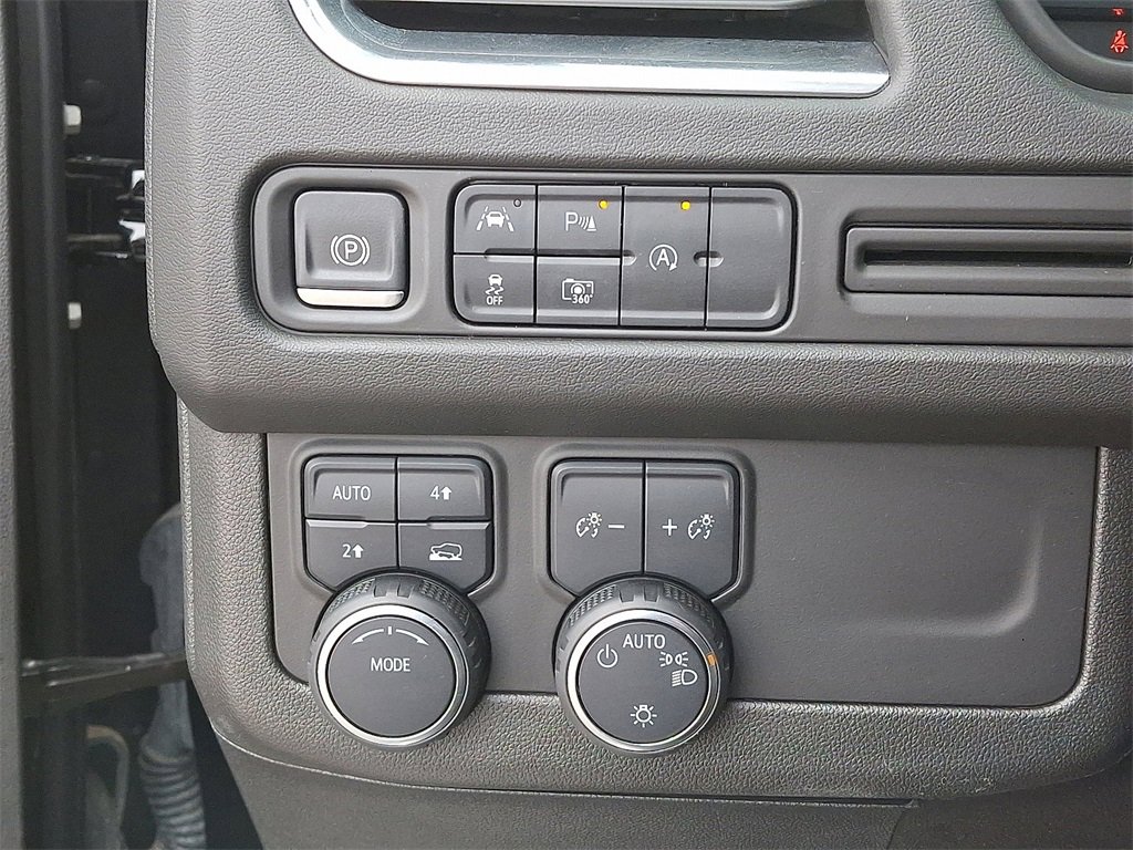 Used 2024 Chevrolet Tahoe LT w/ Luxury Package image 28