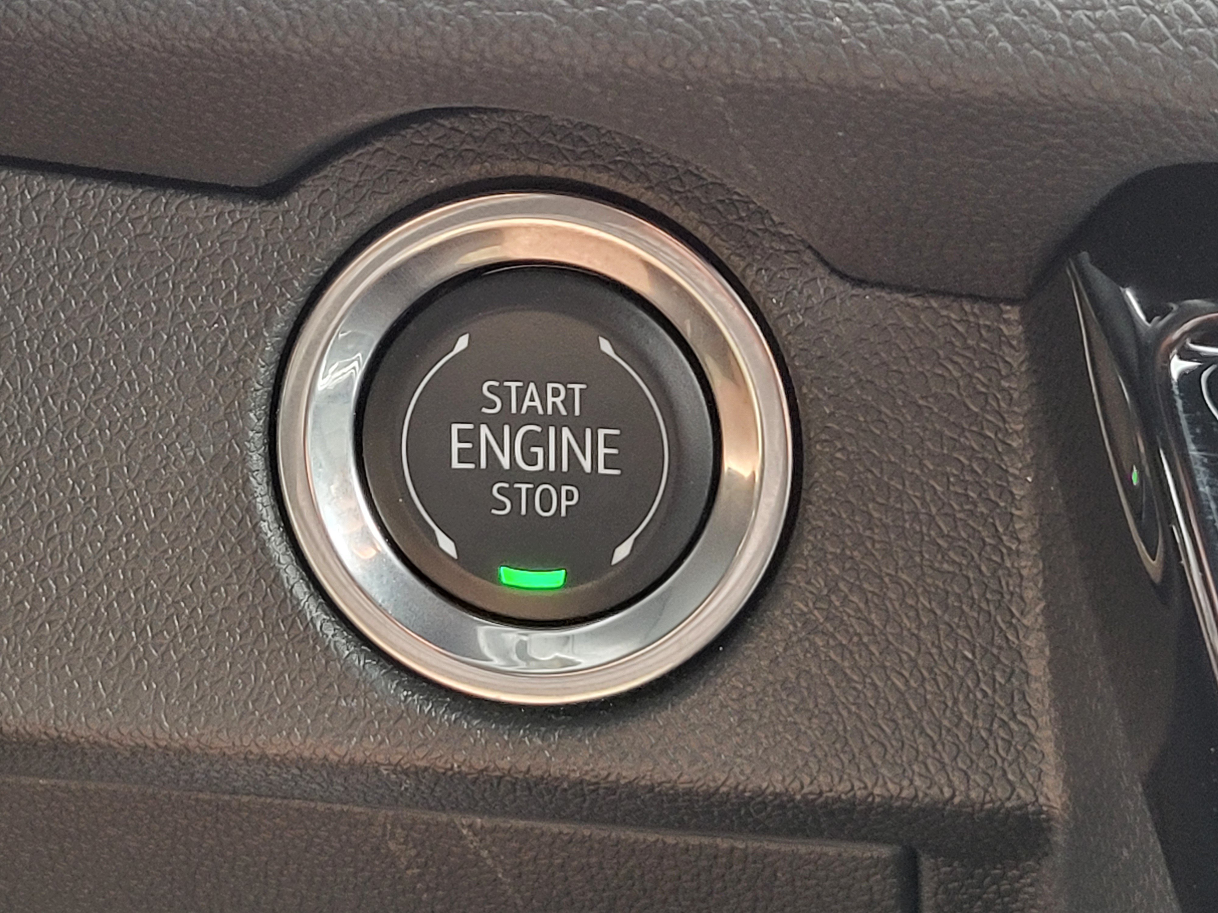 Used 2025 Chevrolet Traverse Z71 AWD/4WD image 18