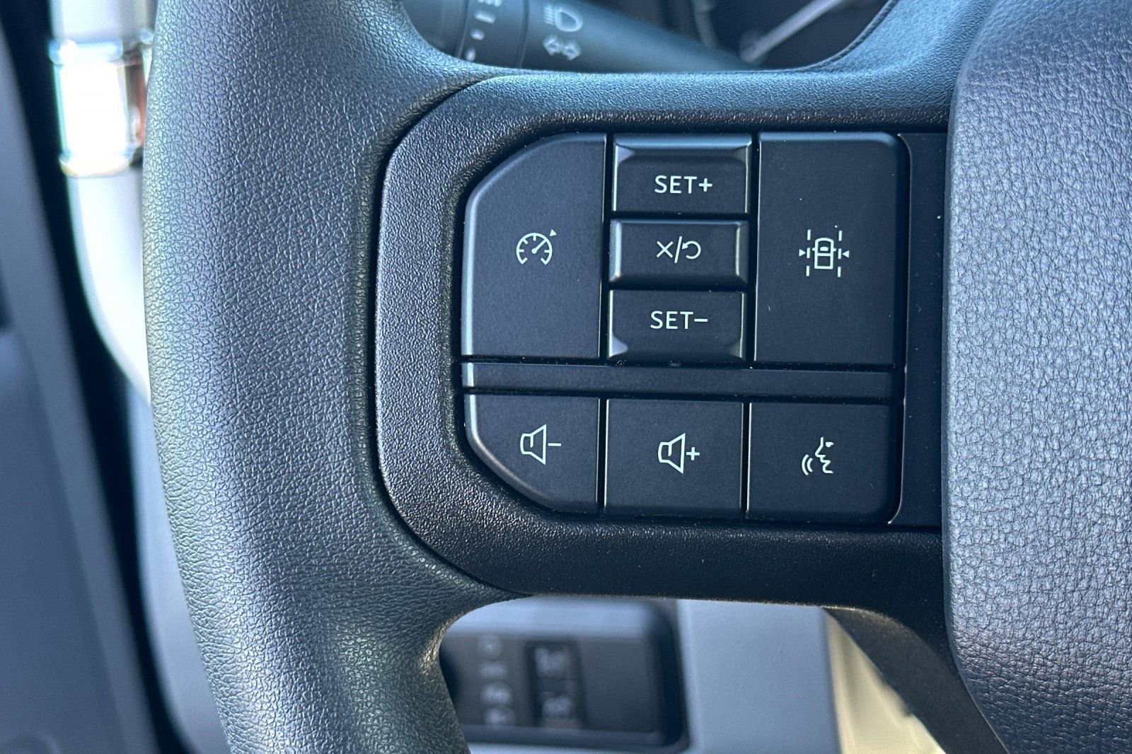 New 2025 Ford F550 4x4 Regular Cab Super Duty image 25