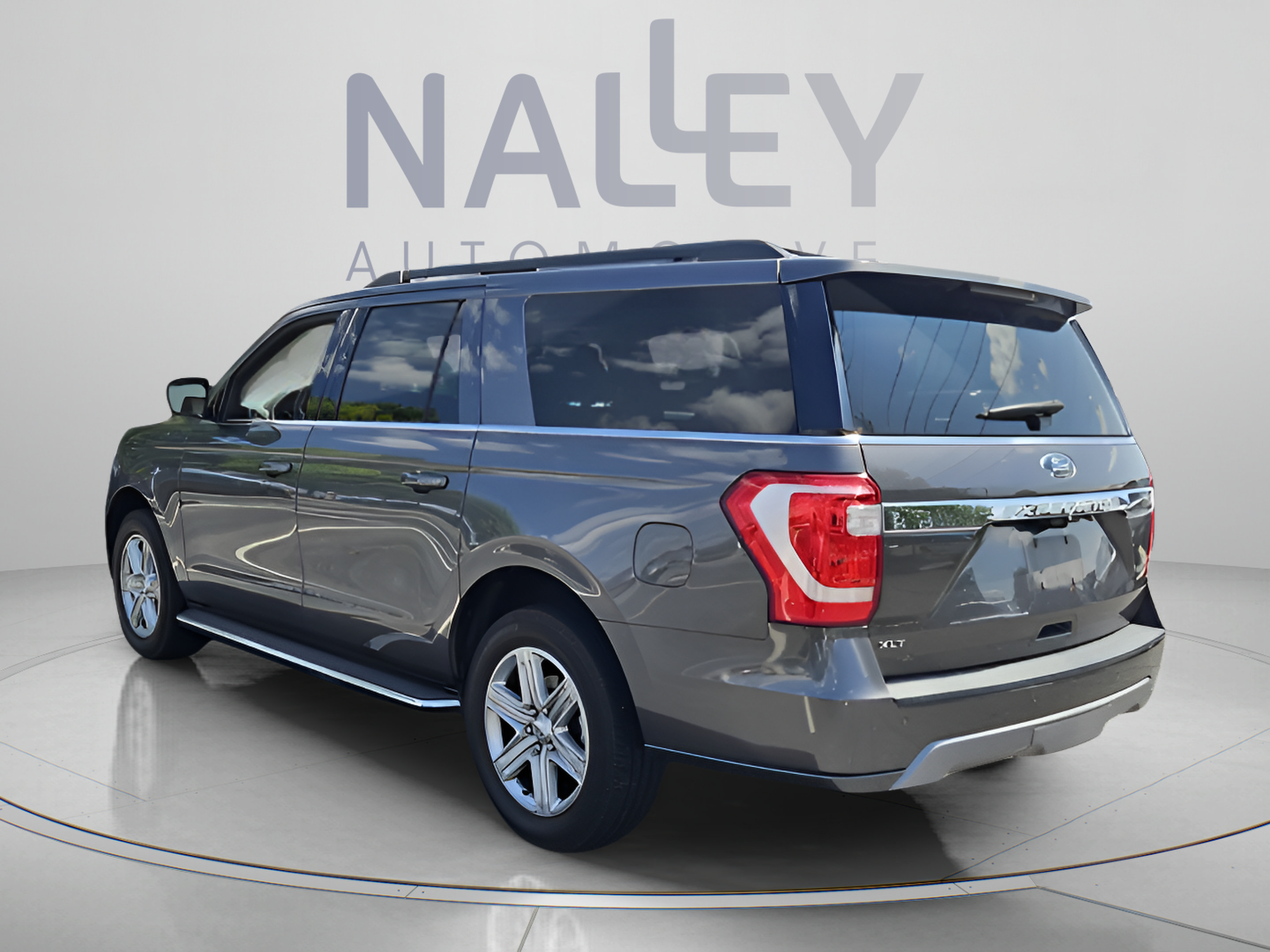 Used 2021 Ford Expedition Max XLT RWD image 3