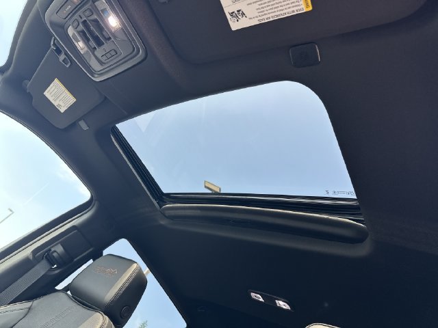 New 2026 Chevrolet Silverado 1500 High Country AWD/4WD image 32