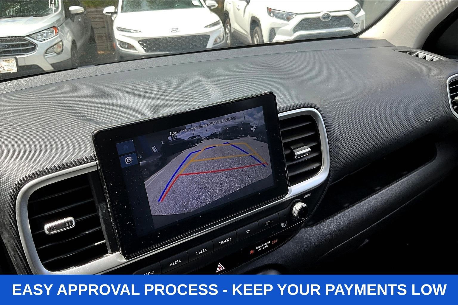 Used 2025 Hyundai Venue SEL FWD image 18