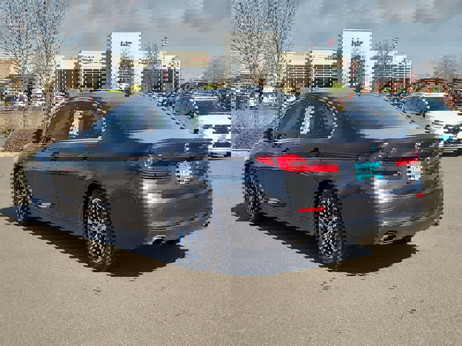 Used 2022 BMW 530i xDrive w/ Premium Package image 12