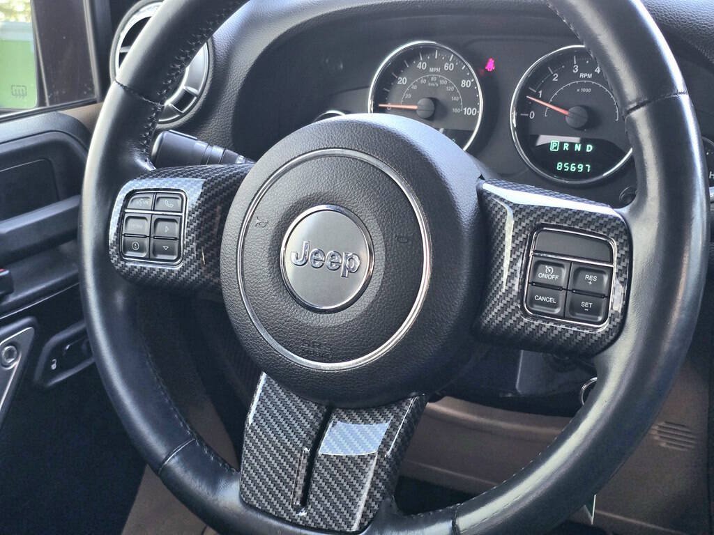 Used 2012 Jeep Wrangler Unlimited Sahara w/ Connectivity Group AWD/4WD image 17