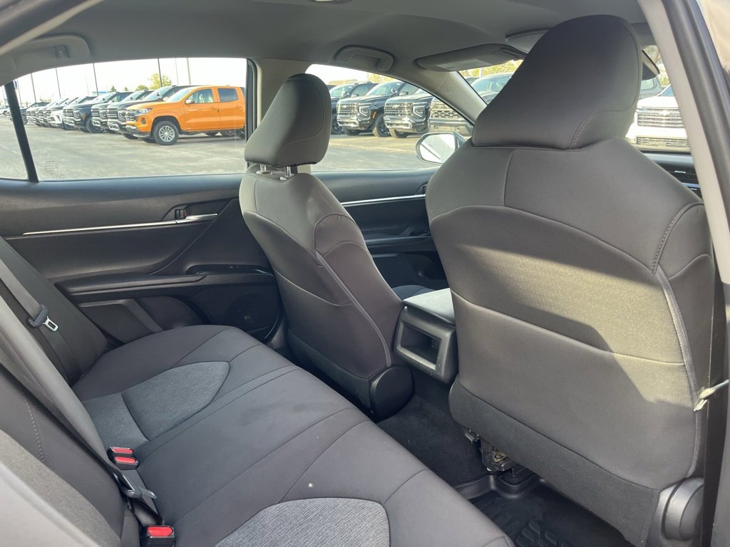 Used 2020 Toyota Camry LE image 27