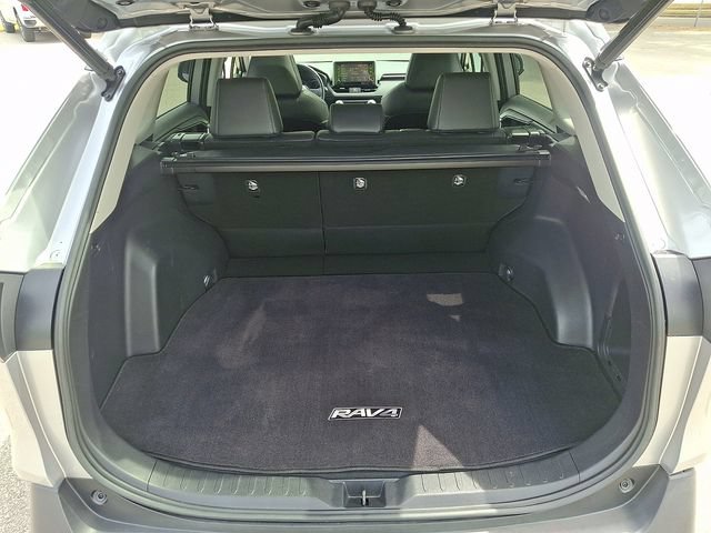Used 2019 Toyota RAV4 Limited FWD image 29
