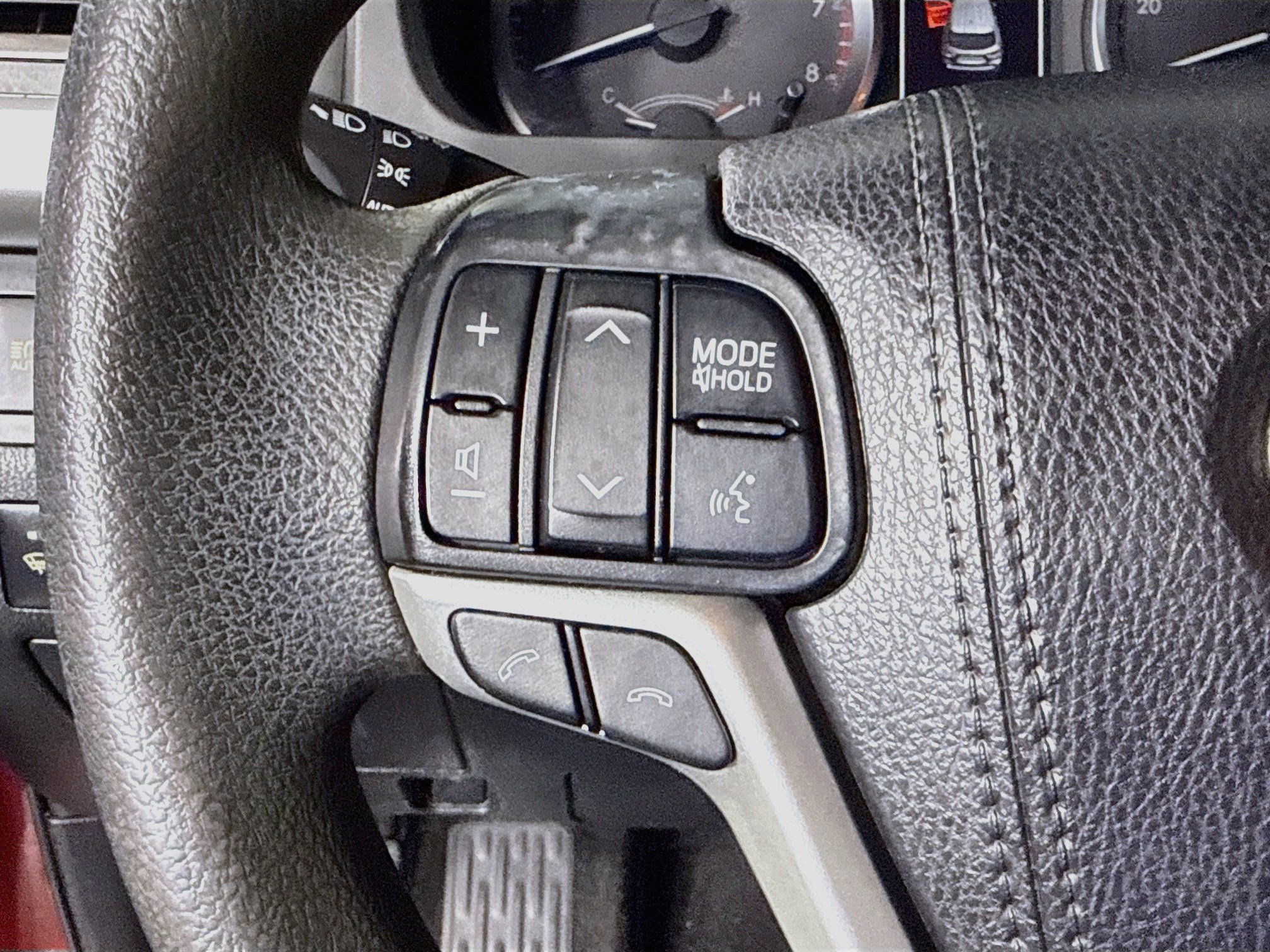 Used 2019 Toyota Highlander LE FWD image 14