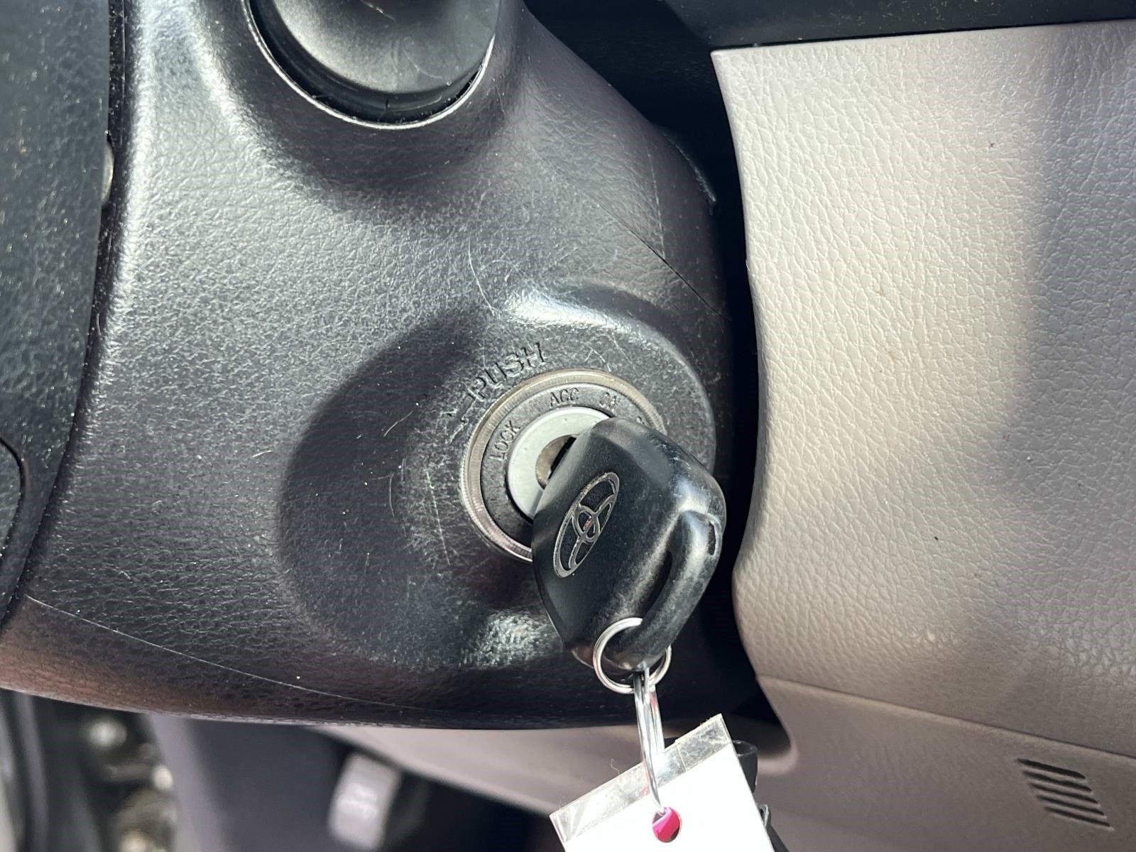 Used 2019 Toyota Highlander Plus FWD image 27