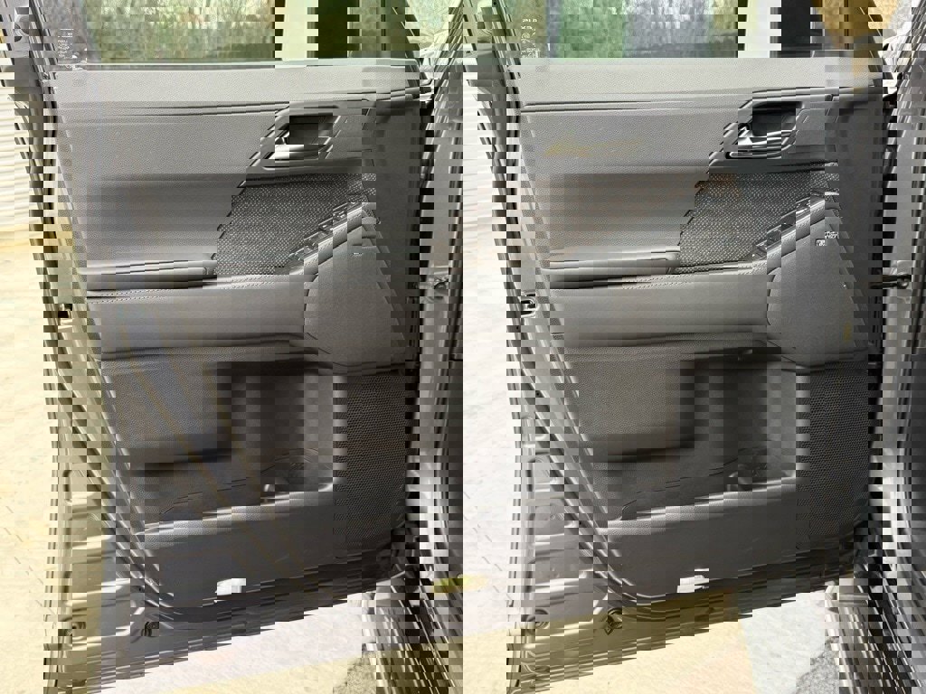 Used 2025 Lexus GX 550 w/ Accessory Package (2T) image 21