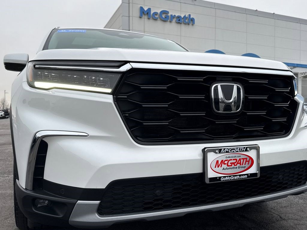 Certified 2025 Honda Pilot Touring image 13