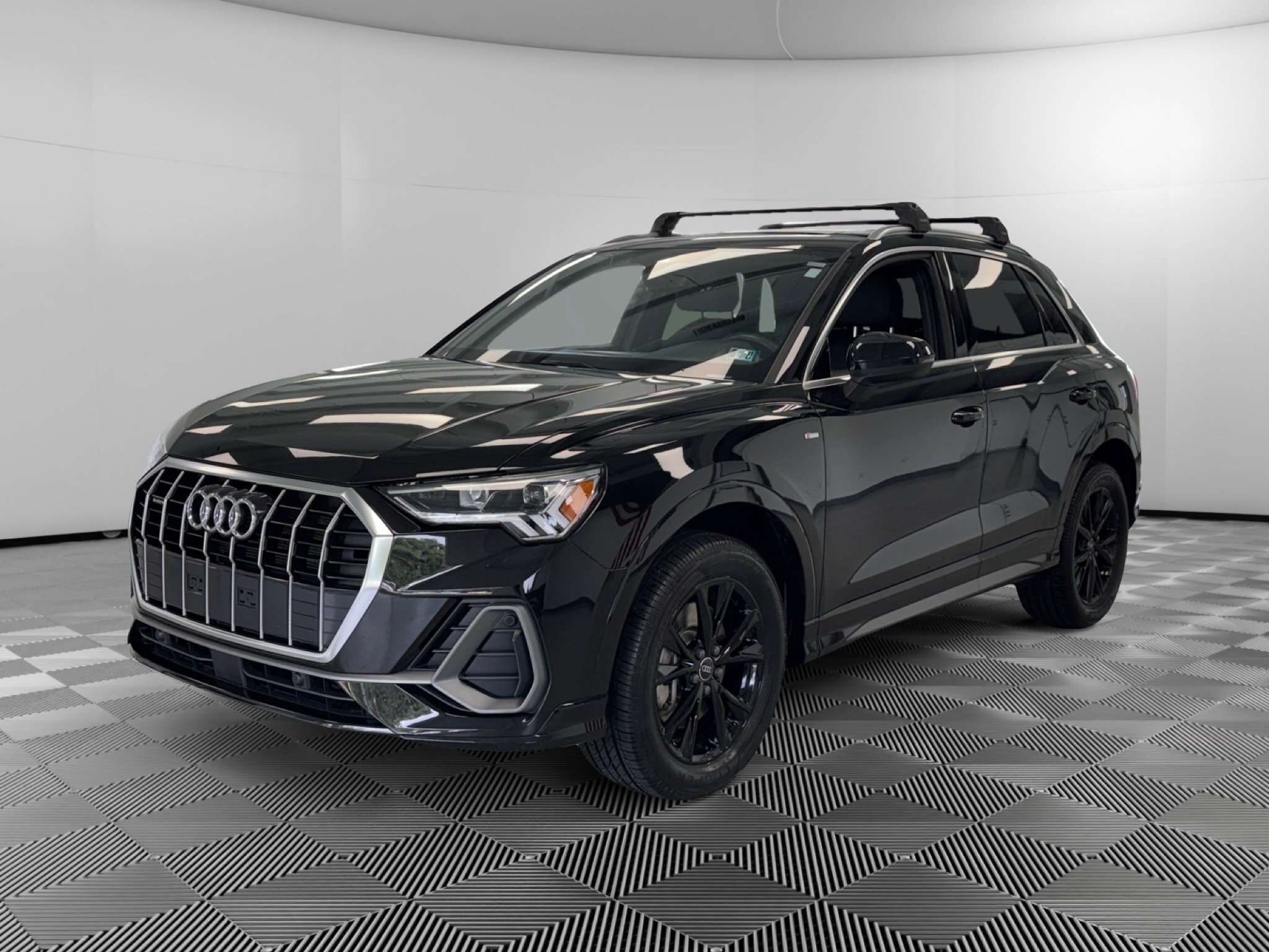 Used 2025 Audi Q3 2.0T Premium AWD/4WD image 4