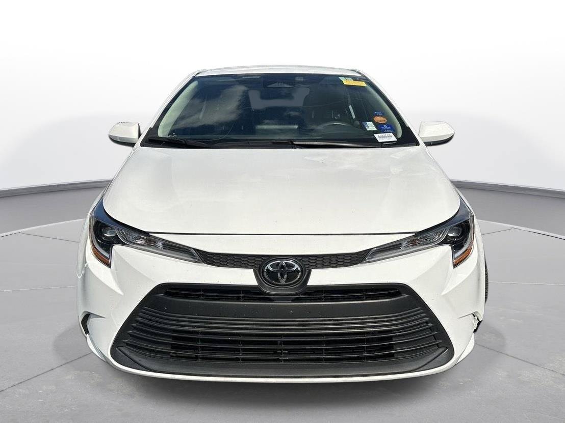 Used 2024 Toyota Corolla LE FWD image 3