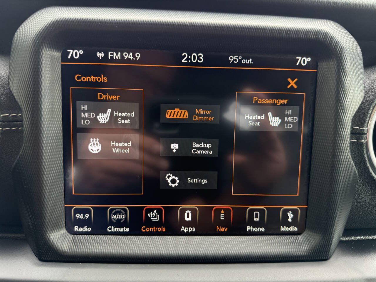 Used 2019 Jeep Wrangler Unlimited Sahara w/ Uconnect 4C Nav & Sound Group AWD/4WD image 20