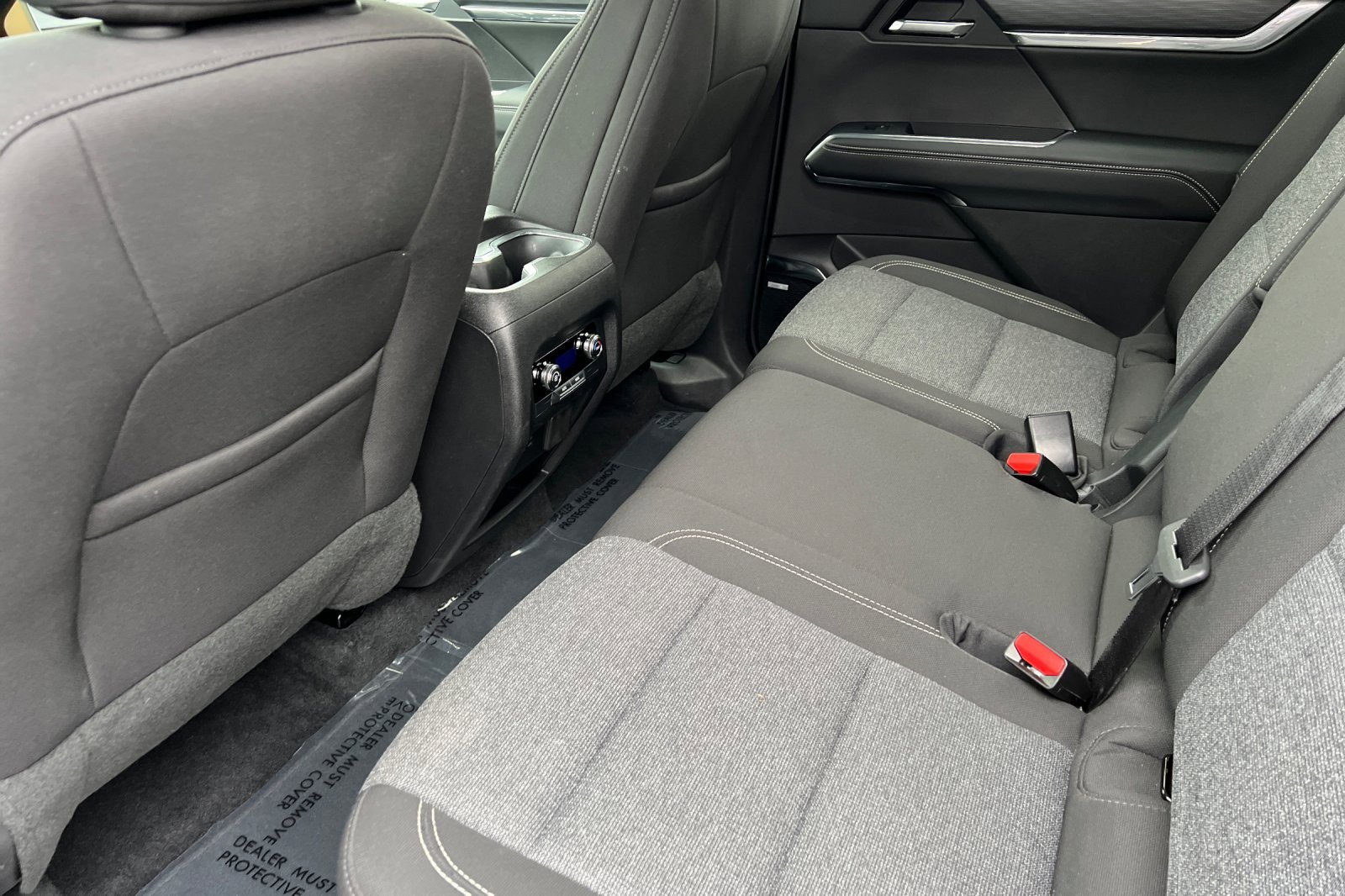 Used 2025 GMC Acadia Elevation image 9