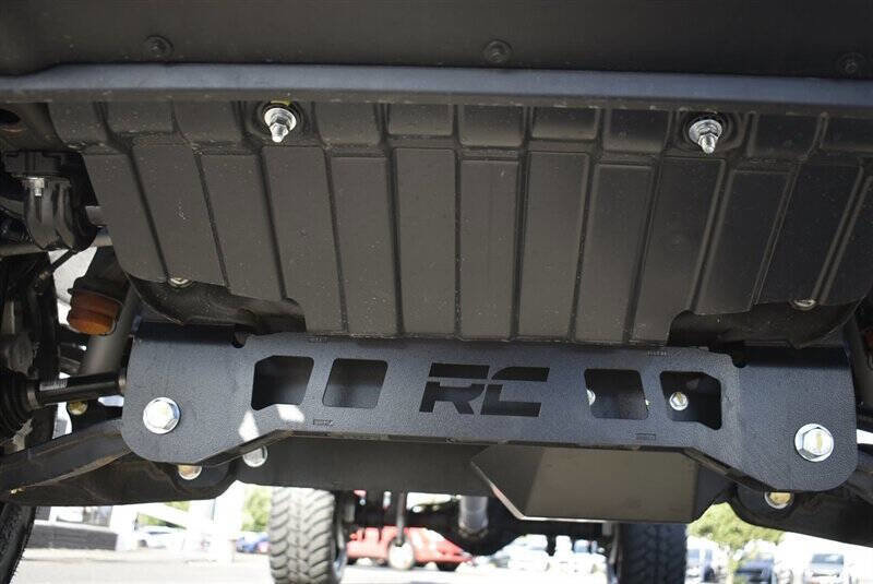 Used 2025 GMC Sierra 3500 AT4 w/ AT4 Premium Plus Package image 9