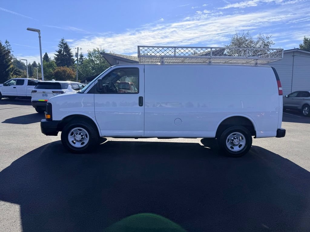 Used 2015 Chevrolet Express 3500 RWD image 2