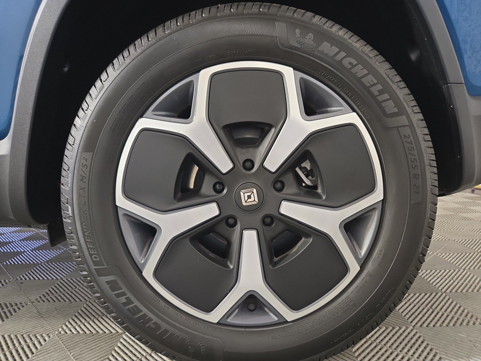Used 2024 Rivian R1S Adventure AWD/4WD image 10