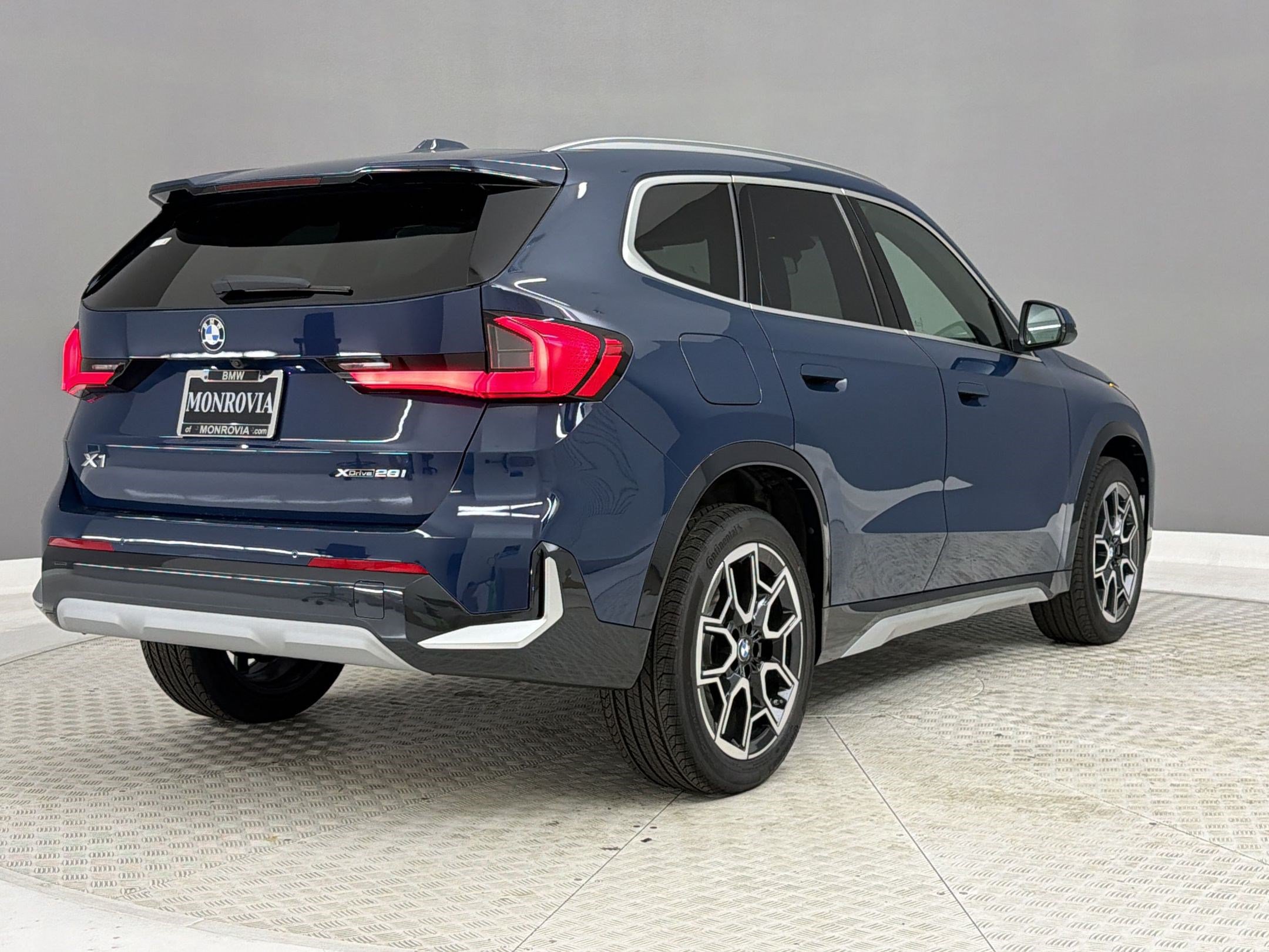 New 2026 BMW X1 xDrive28i w/ Convenience Package AWD/4WD image 9