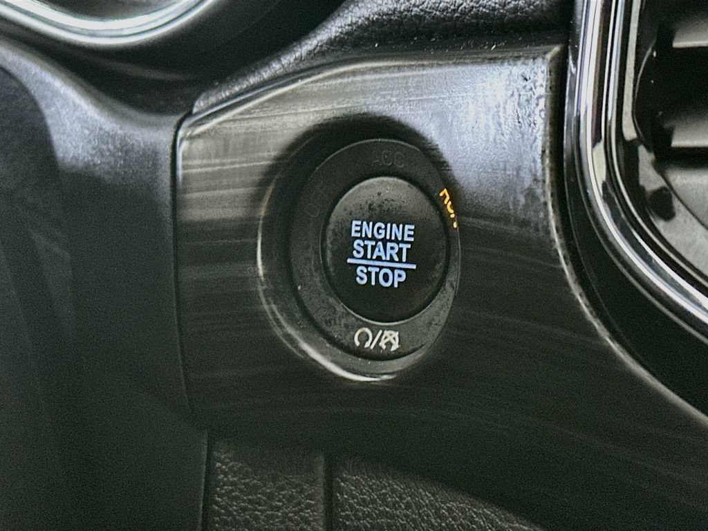 Used 2021 Jeep Grand Cherokee Laredo X AWD/4WD image 27