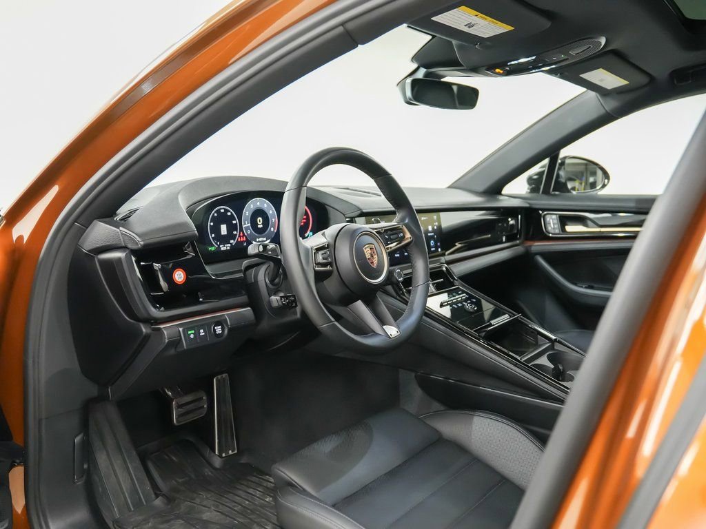 Used 2025 Porsche Panamera 4 image 4
