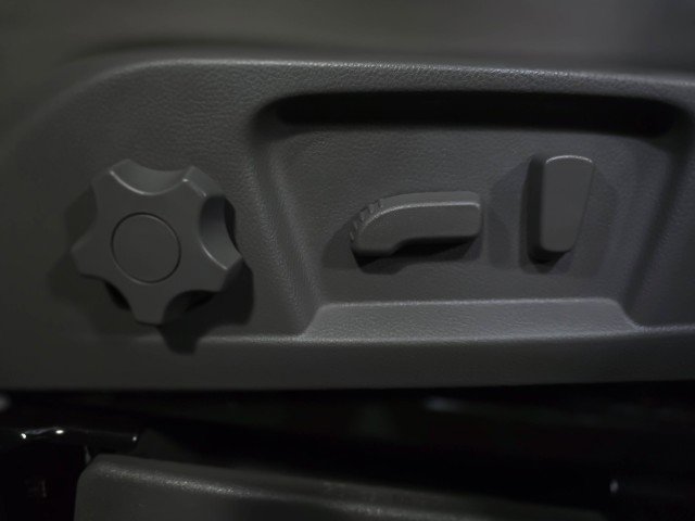 Used 2015 Nissan NV 3500 SV w/ Technology Package image 26